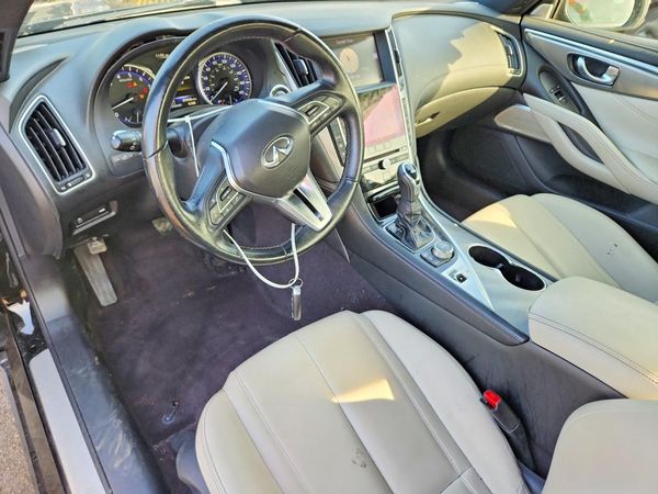 2017 INFINITI Q60