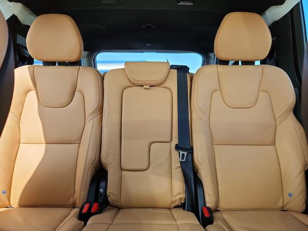2025 VOLVO XC90