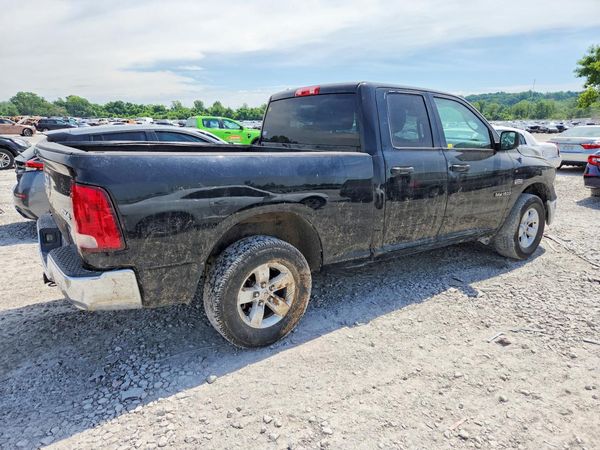2014 RAM 1500 ST QUAD CAB 4X4