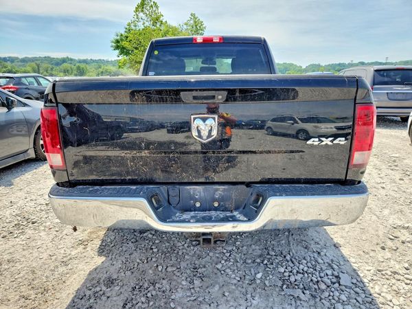 2014 RAM 1500 ST QUAD CAB 4X4