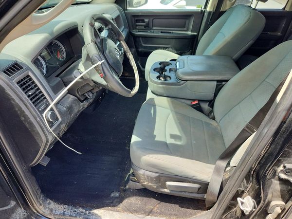 2014 RAM 1500 ST QUAD CAB 4X4