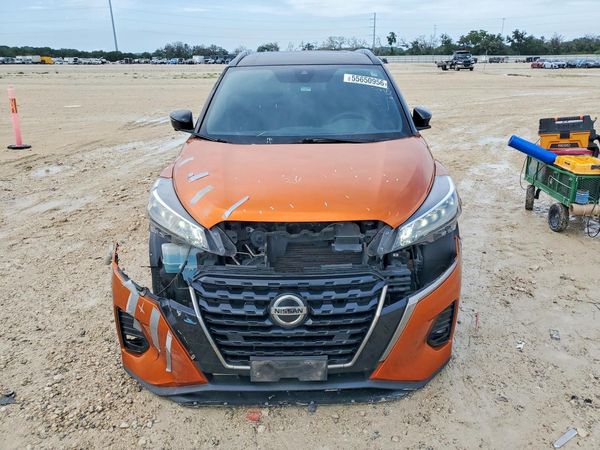 2021 NISSAN KICKS SR