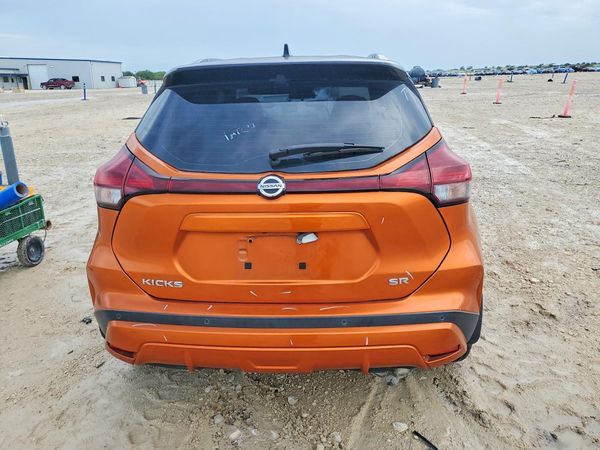 2021 NISSAN KICKS SR