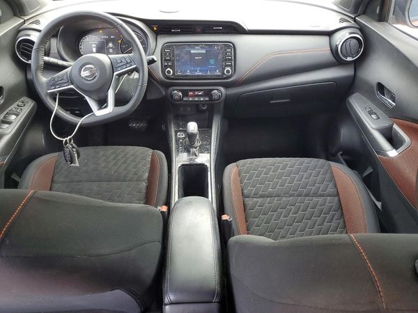 2021 NISSAN KICKS SR