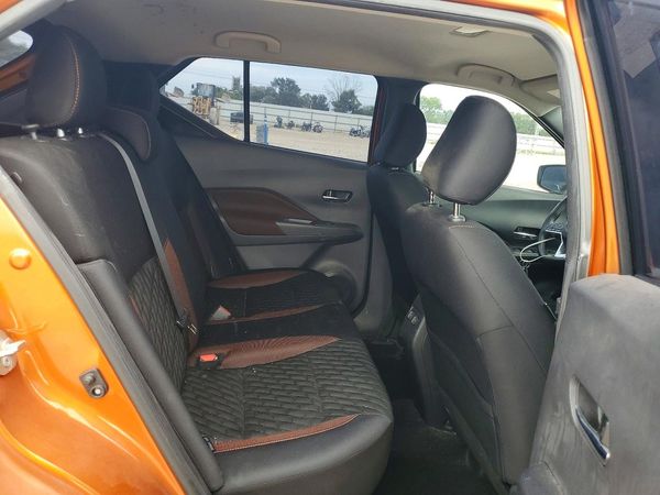 2021 NISSAN KICKS SR