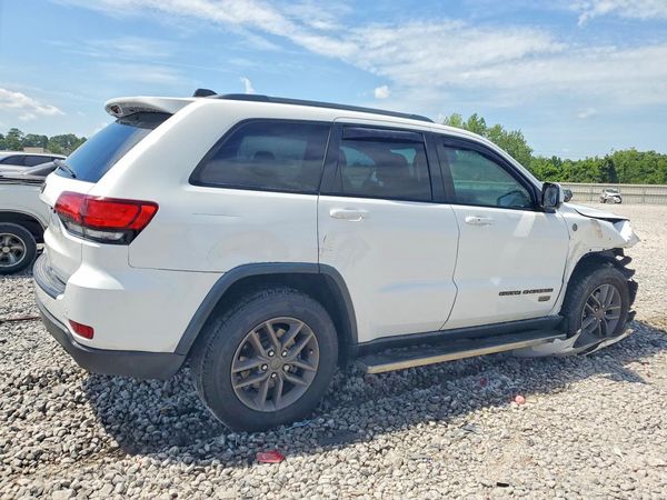2016 JEEP GRAND CHEROKEE LAREDO 4X4
