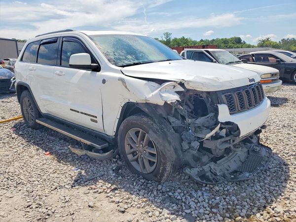 2016 JEEP GRAND CHEROKEE LAREDO 4X4