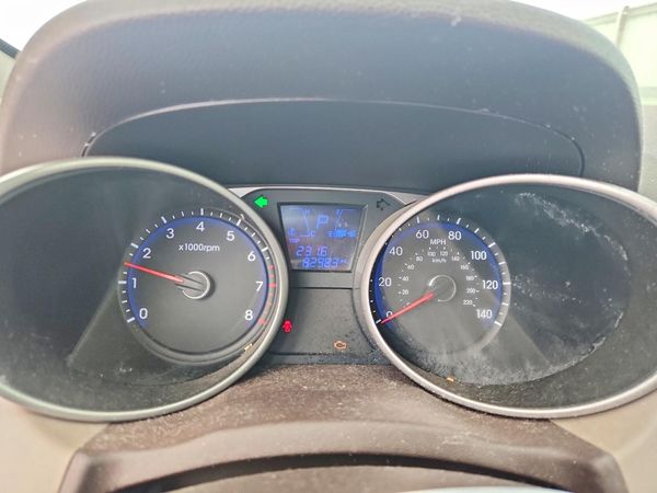 2015 HYUNDAI TUCSON GL (Middle-Low)