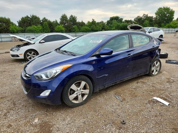 2013 HYUNDAI ELANTRA