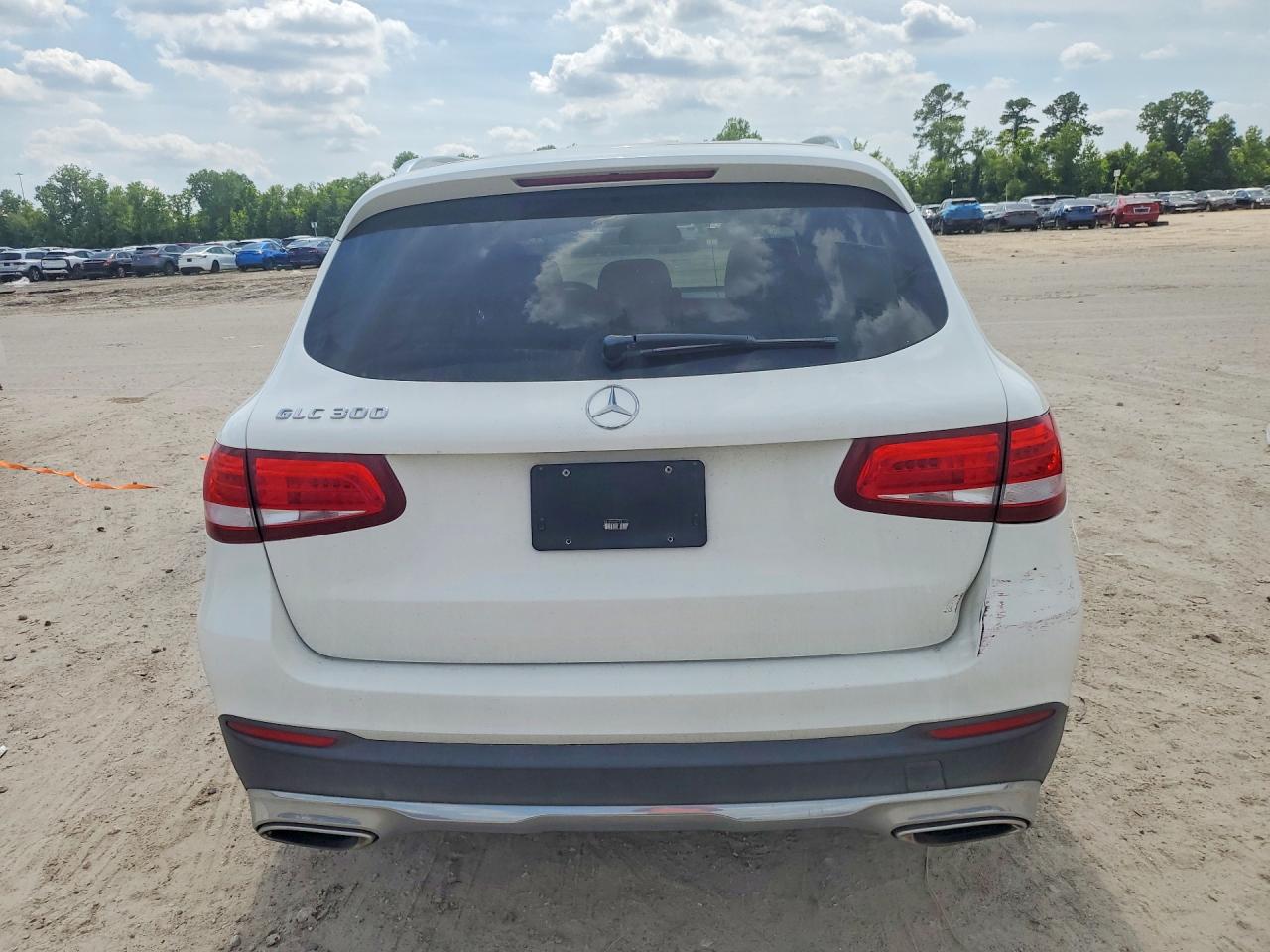 2016 MERCEDES-BENZ GLC GLC300