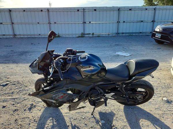 2026 KAWASAKI EX650