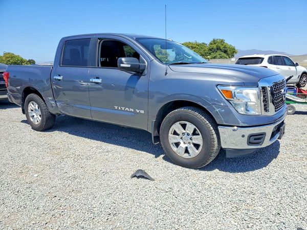 2018 NISSAN TITAN — Passenger 3/4