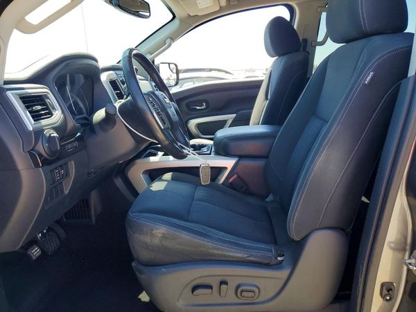 2018 NISSAN TITAN — DENT