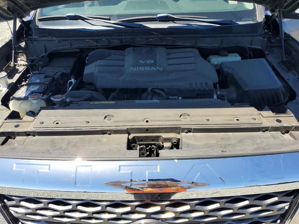 2018 NISSAN TITAN — Engine bay