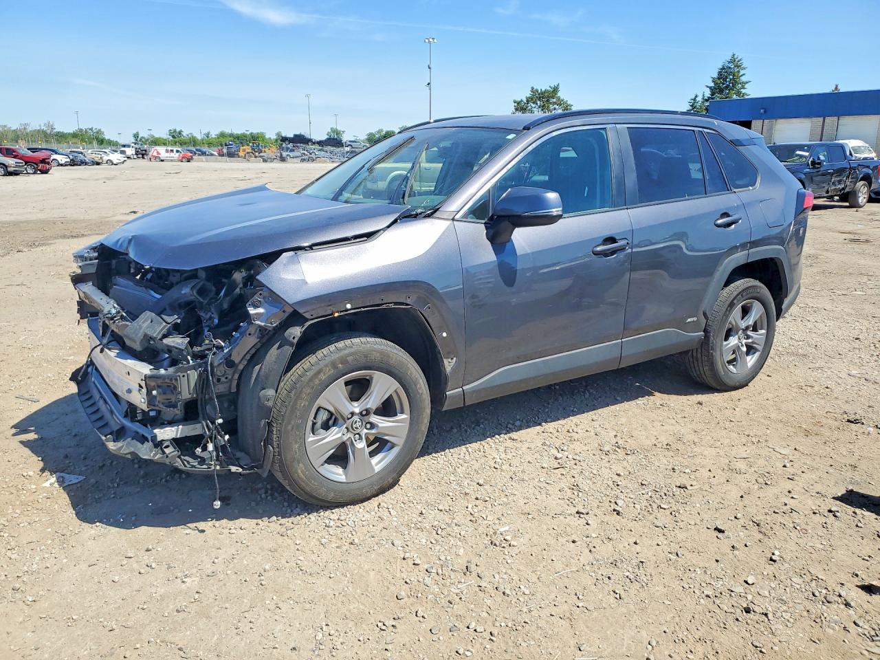 2025 TOYOTA RAV4 HYBRID XLE