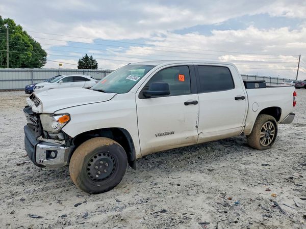 2016 TOYOTA TUNDRA SR5