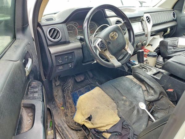 2016 TOYOTA TUNDRA SR5
