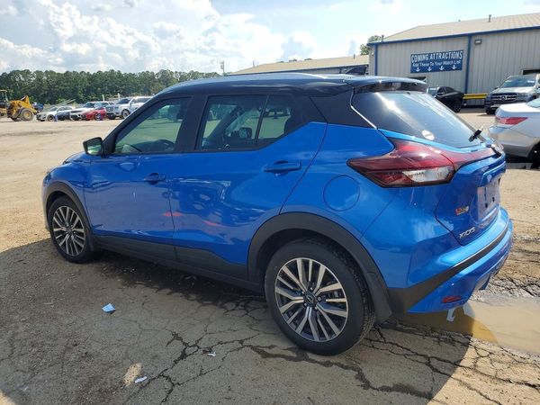 2024 NISSAN KICKS