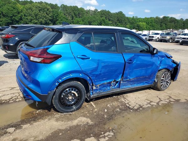 2024 NISSAN KICKS