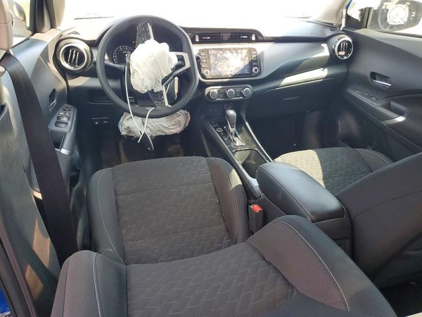 2024 NISSAN KICKS