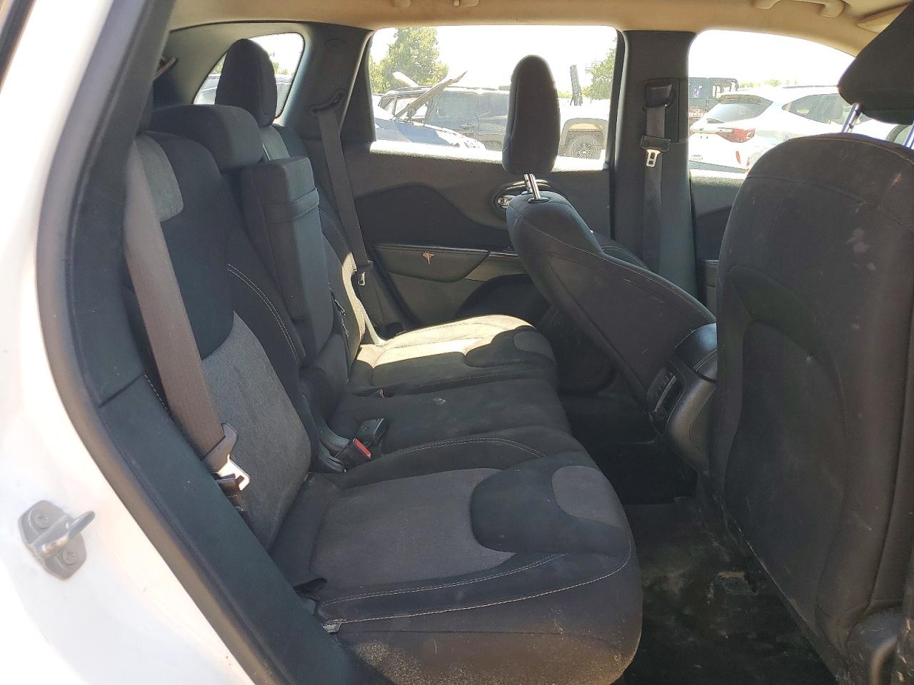 2017 JEEP CHEROKEE SPORT FWD