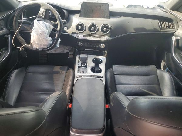 2021 KIA STINGER