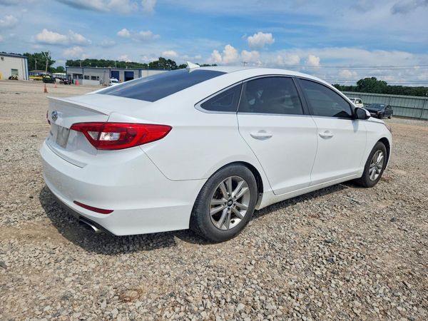 2017 HYUNDAI ELANTRA SE, Eco