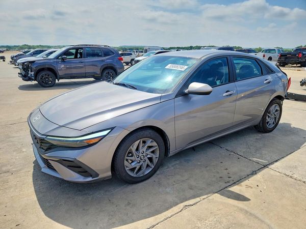 2024 HYUNDAI ELANTRA