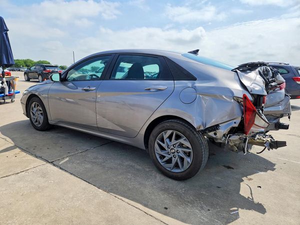 2024 HYUNDAI ELANTRA