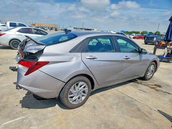 2024 HYUNDAI ELANTRA