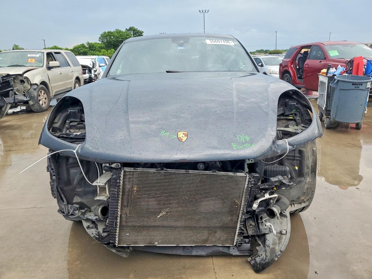 2021 PORSCHE MACAN Base