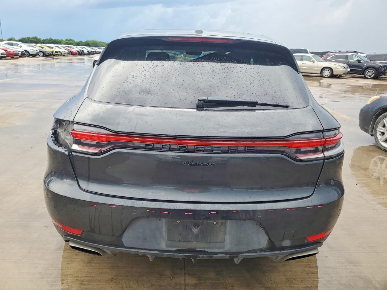 2021 PORSCHE MACAN Base