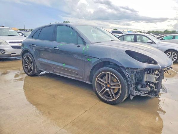 2021 PORSCHE MACAN Base