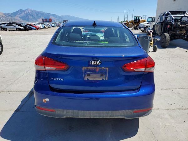 2018 KIA FORTE LX Base
