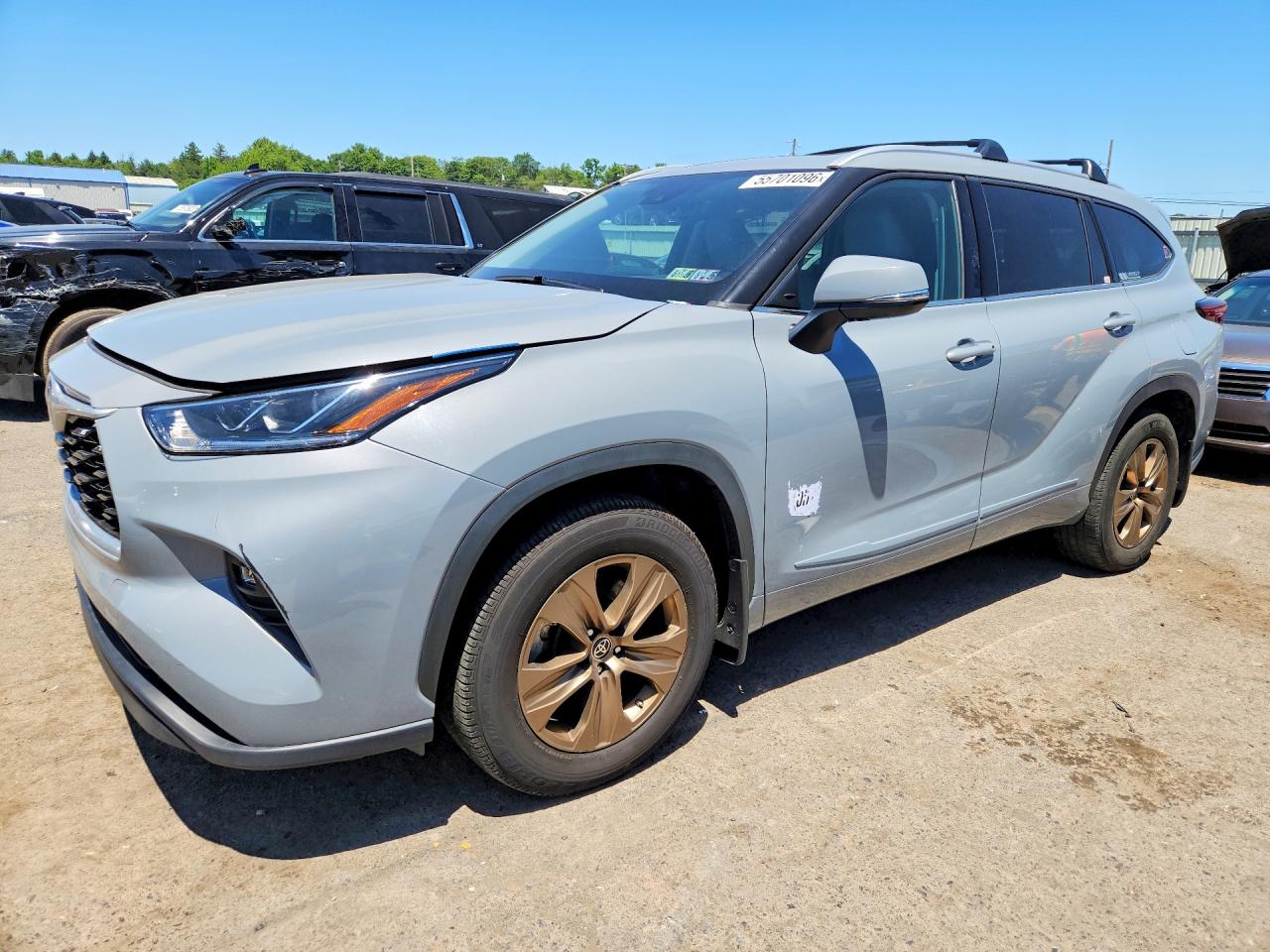 2022 TOYOTA HIGHLANDER HYBRID Special Edition