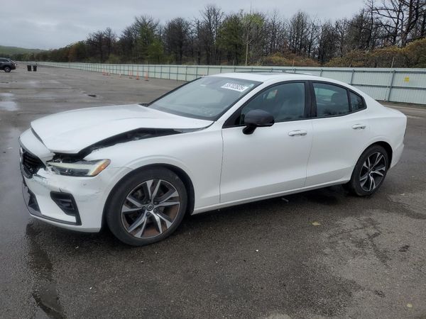 2021 VOLVO S60