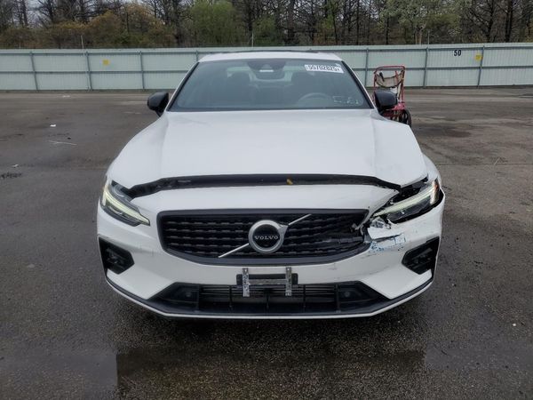 2021 VOLVO S60