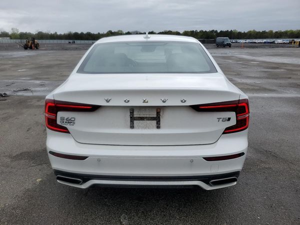 2021 VOLVO S60