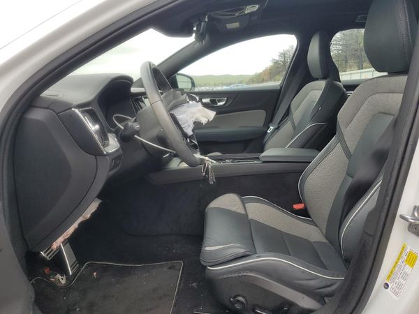 2021 VOLVO S60