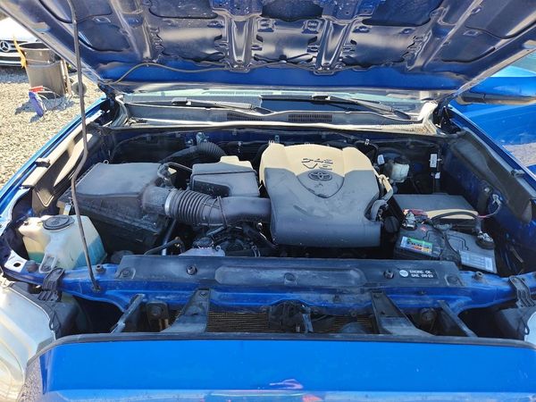 2018 TOYOTA TACOMA