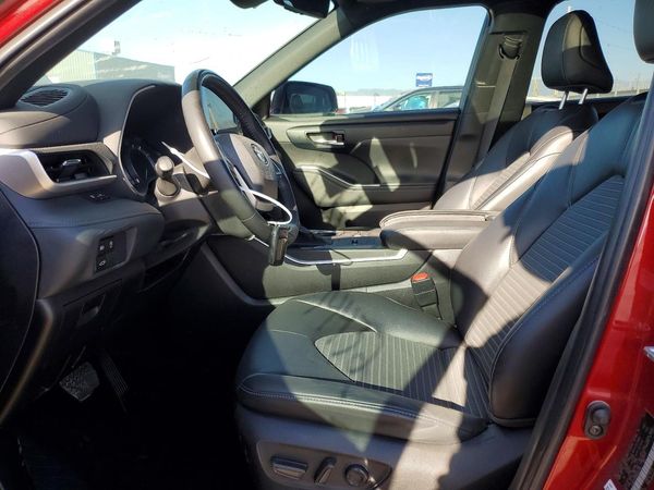 2024 TOYOTA HIGHLANDER