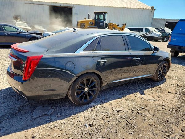 2014 CADILLAC XTS Luxury