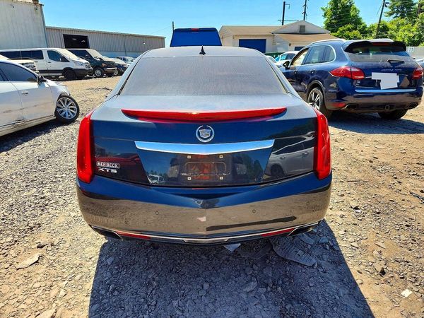 2014 CADILLAC XTS Luxury