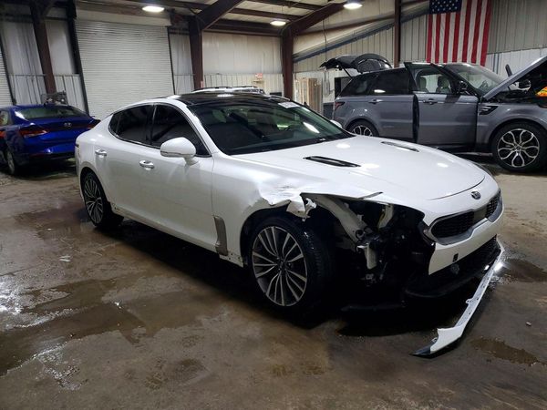 2019 KIA STINGER Premium