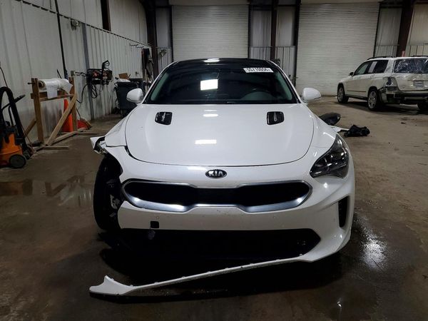 2019 KIA STINGER Premium