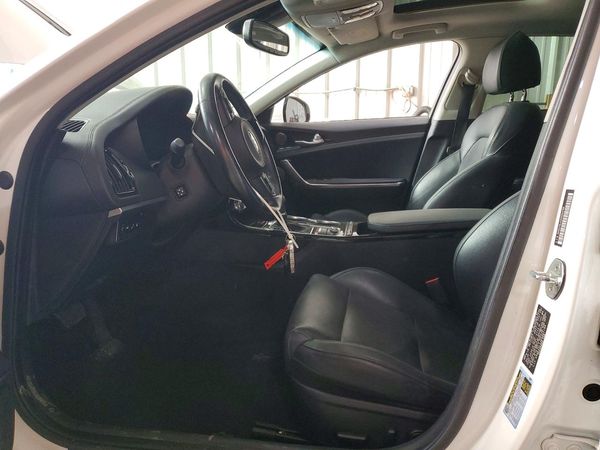 2019 KIA STINGER Premium