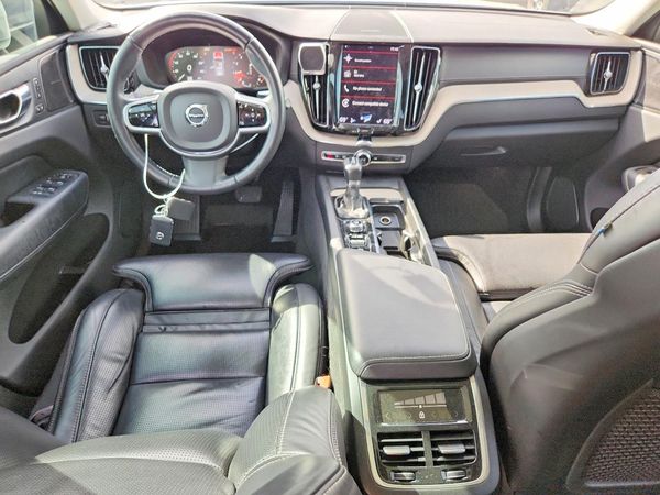 2021 VOLVO XC60 Inscription