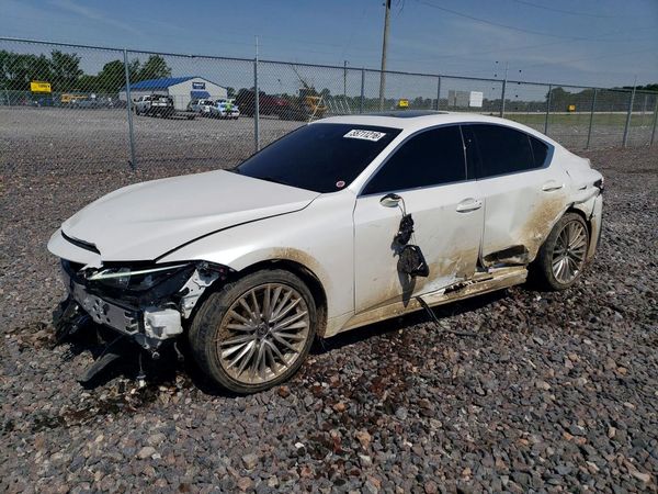 2022 LEXUS IS 300 Premium