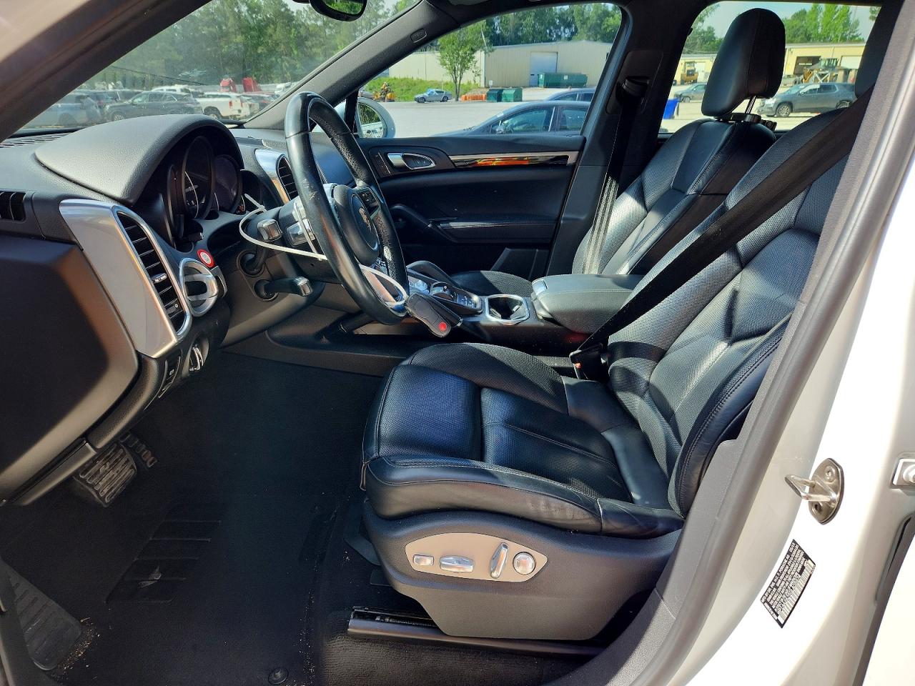 2016 PORSCHE CAYENNE