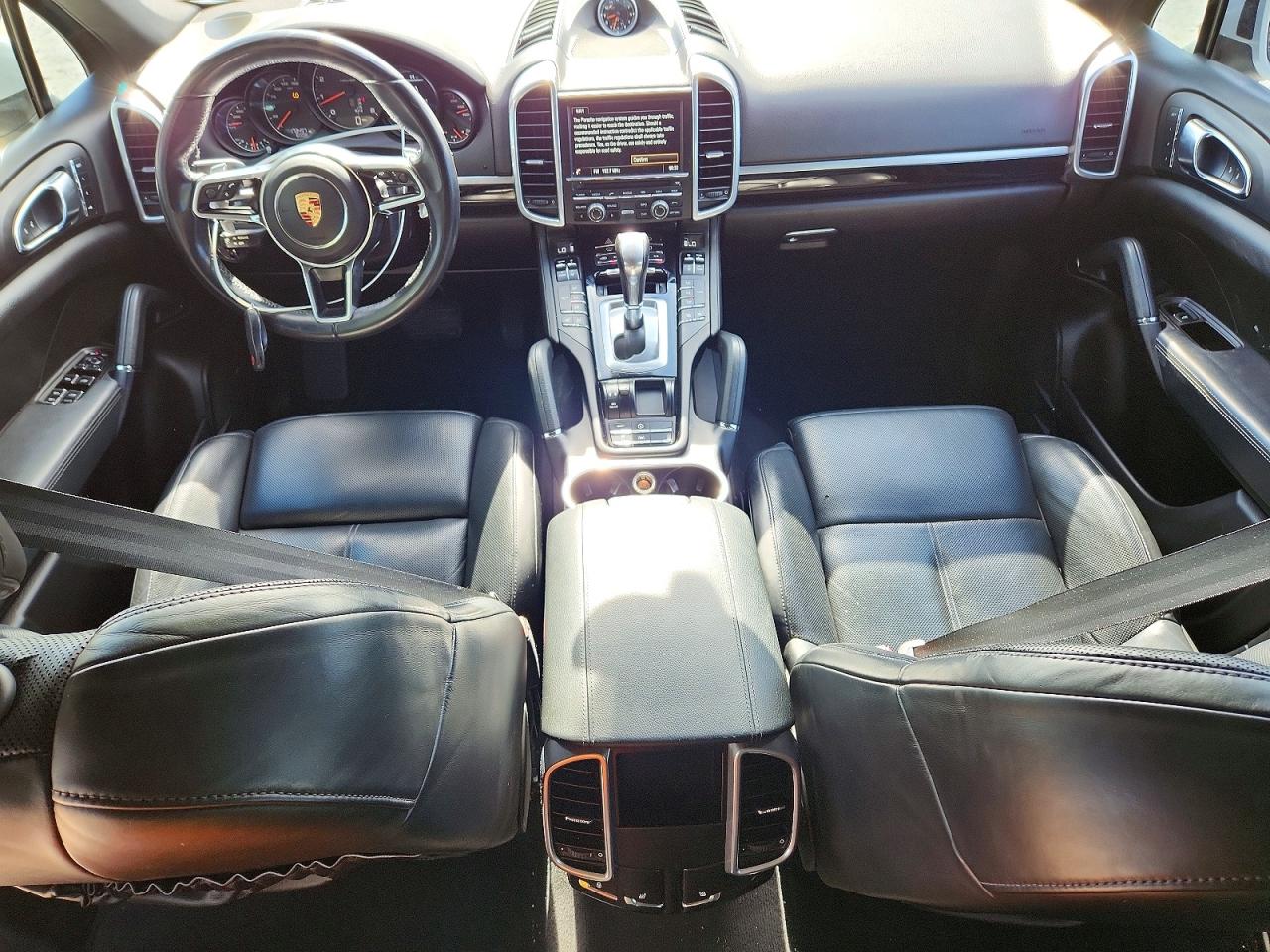 2016 PORSCHE CAYENNE
